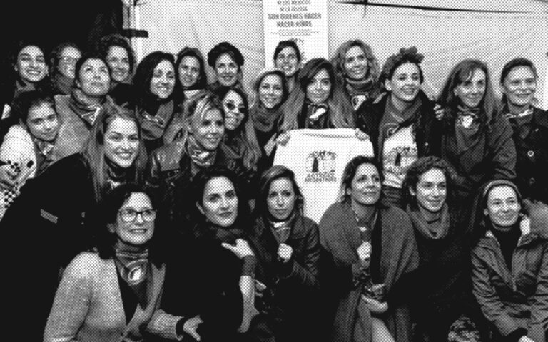 Usuarios exigen al colectivo de feministas que se pronuncien sobre el procesamiento por abuso sexual de Espinoza